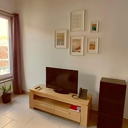 Loft Acolhedor Com Mezanine No Centro De Angra Apartment Angra do Heroismo