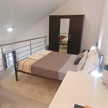 Loft Acolhedor Com Mezanine No Centro De Angra Apartment Angra do Heroismo